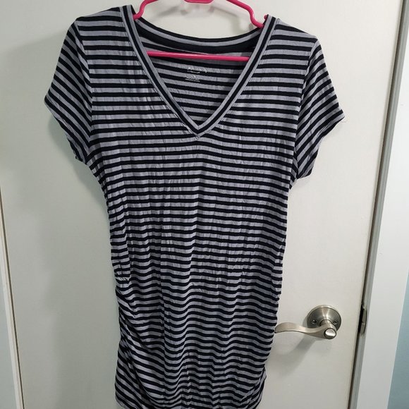 Medium Liz Lange Maternity Striped V-Neck Side-Ruched Tee - Picture 1 of 7